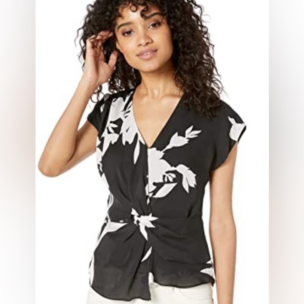 EUC Joie 100% silk black and white twist front floral top size Small